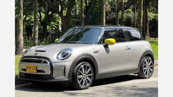 MINI-Cooper-Se-Iconic-Electrico-Aut-Gris-2025880181-01_20250317235729