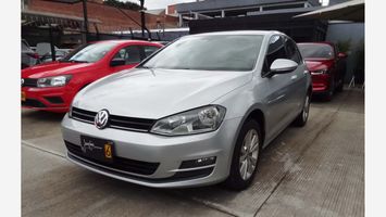Volkswagen-Golf-Confortline-0156029736-01_20250512150137