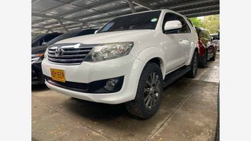 Toyota-Fortuner-2-7L-Blanco-1907923403-01_20250512175712