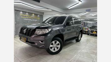 Toyota-Prado-2023-Gris-2083987676-01_20250610214022