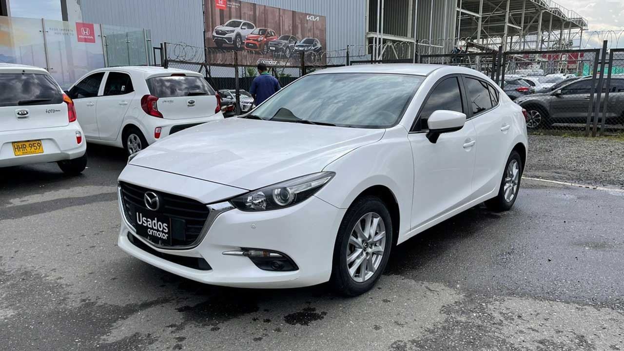 077-Mazda-3-Touring-Blanco-0779631101