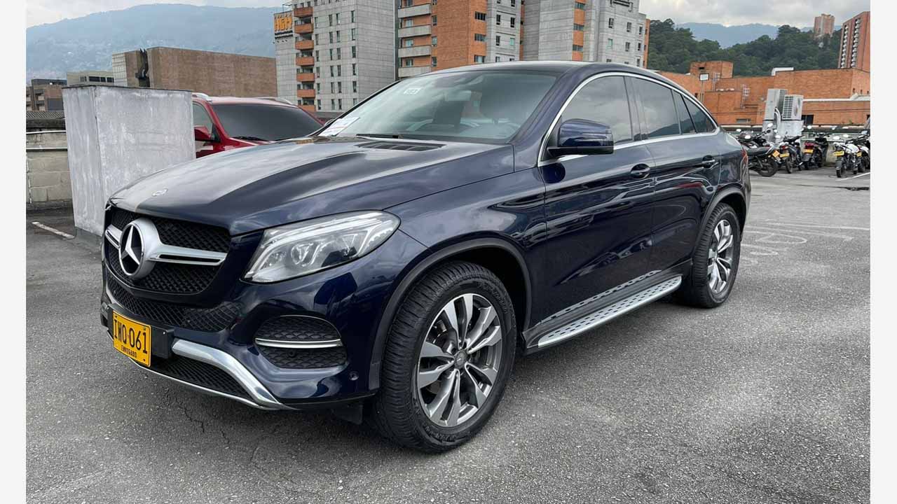 014-Mercedes-Benz-GLE-350-D-4Matic-Azul-0148785501